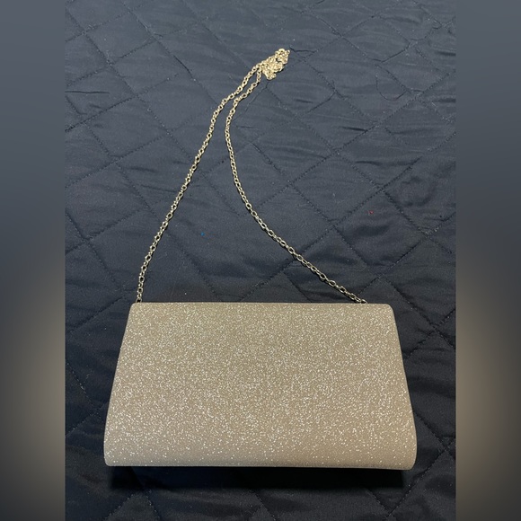 Gorgeous silver/white sparkle shoes & a crossbody/clutch purse. - Picture 10 of 10